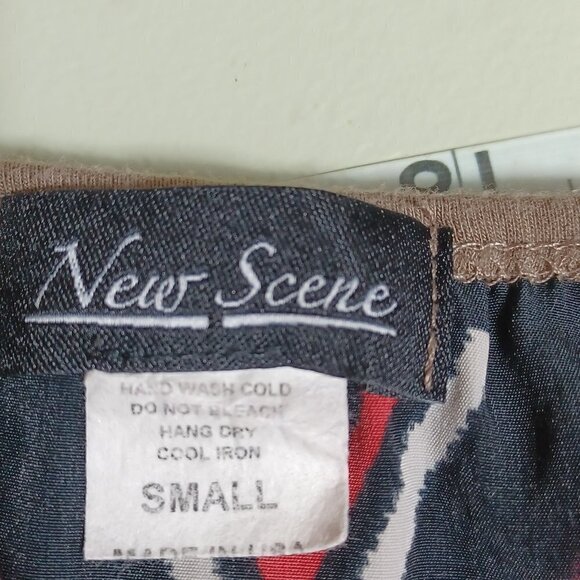 NEW SCENE WOMANS TOP LINED WITH OPEN BACK SEE PHOTOS SIZE S - Picture 5 of 6